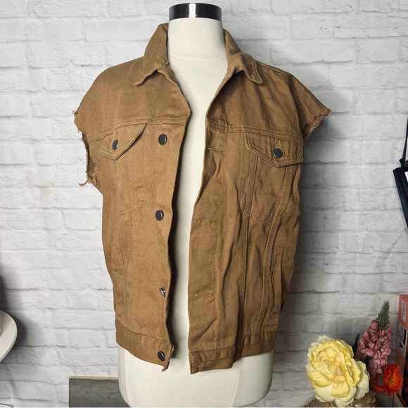 Caramel Denim Vest - Picture 2 of 12